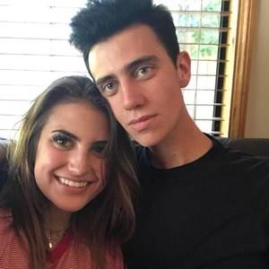 Meet your Posher, Maxwell